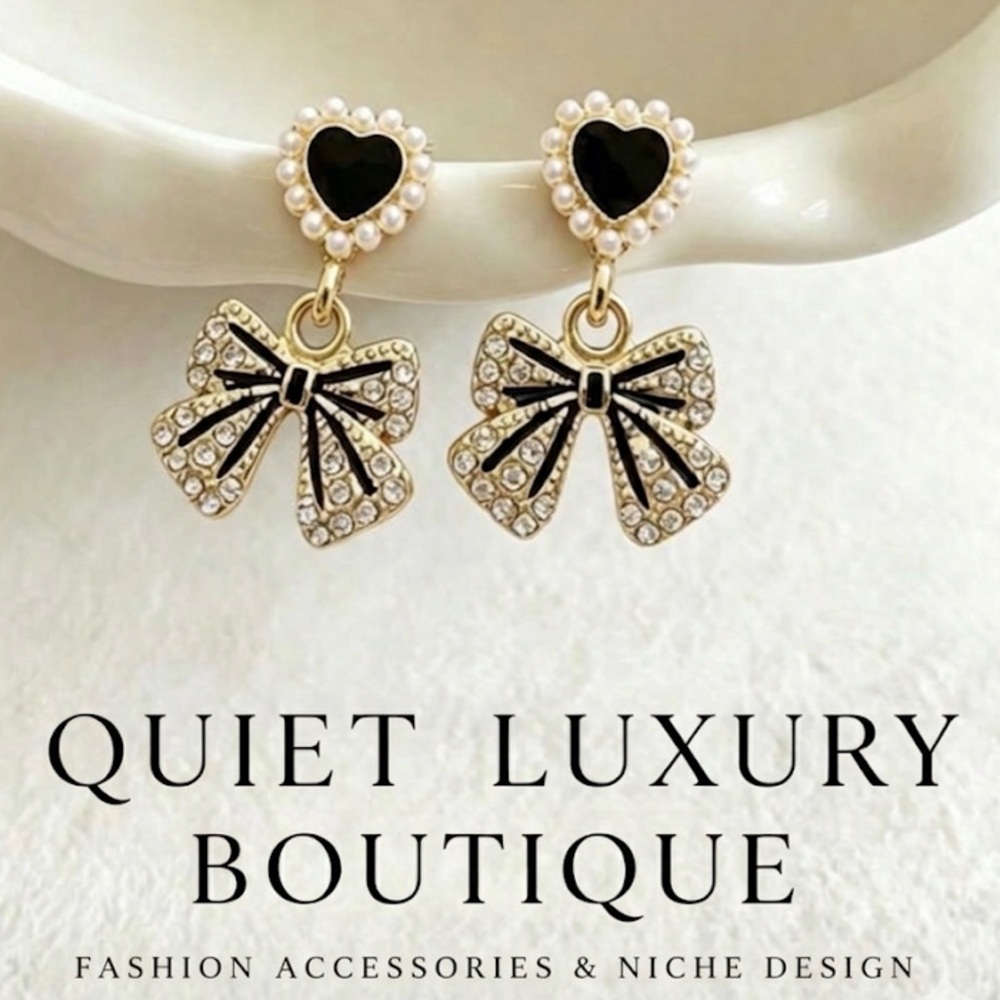 ✨NEW Black Heart & Bow Pearl Drop Earrings